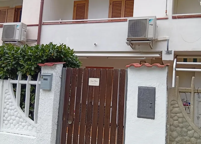 度假居 Casa Torre 菲乌梅夫雷多布鲁齐奥